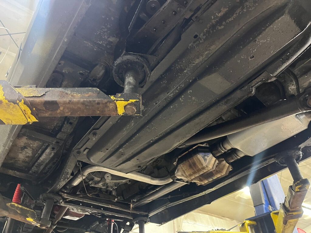 1989 Jeep Grand Wagoneer Base photo 17