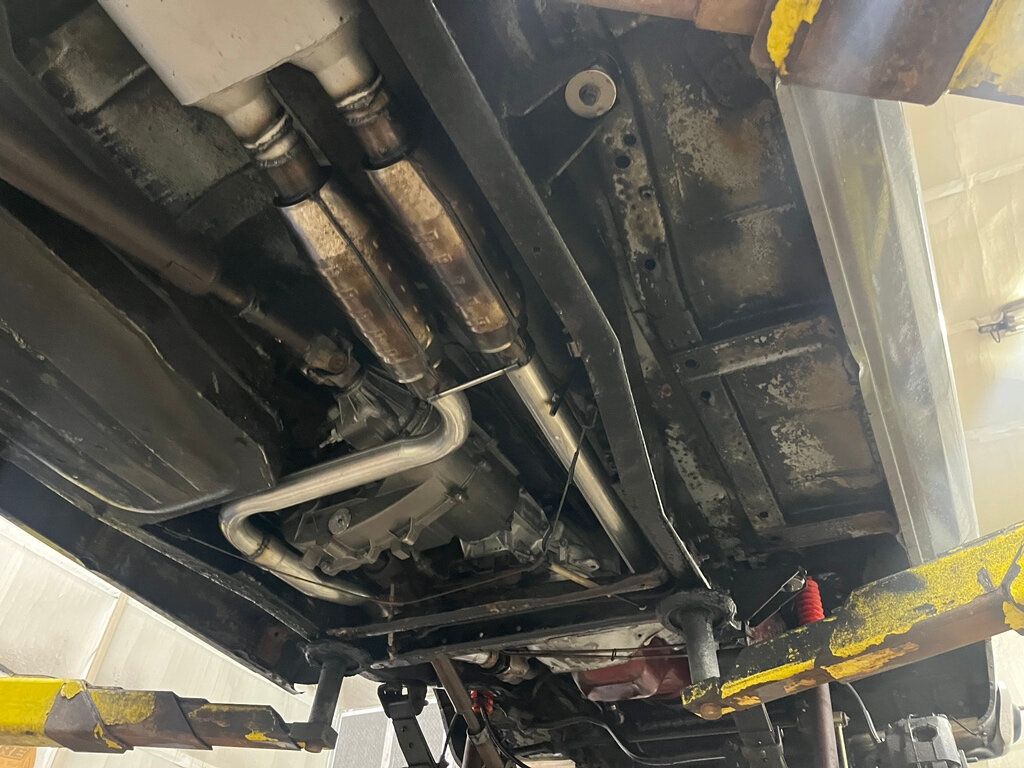 1989 Jeep Grand Wagoneer Base photo 18