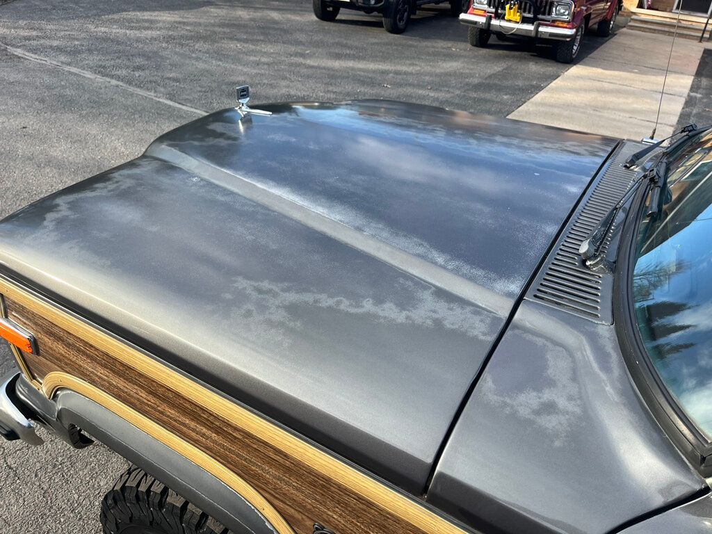1989 Jeep Grand Wagoneer Base photo 31
