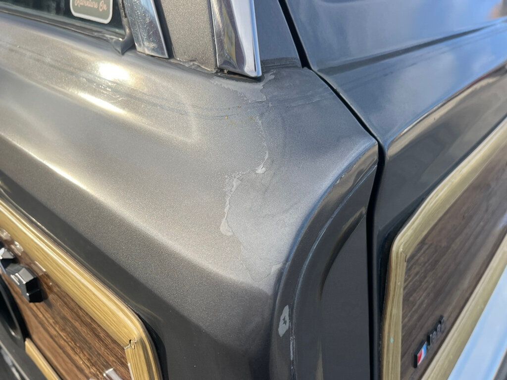 1989 Jeep Grand Wagoneer Base photo 34