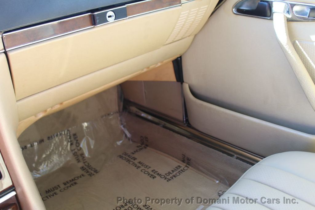 1989 Mercedes Benz 560 photo 21