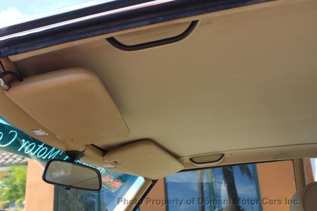 1989 Mercedes Benz 560 photo 32