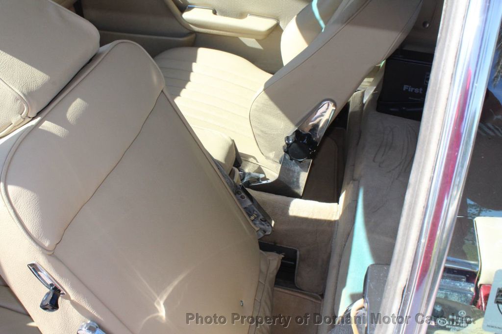 1989 Mercedes Benz 560 photo 33