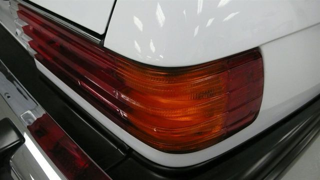 1989 Mercedes-Benz 560 Series SL - 11801471 - 52