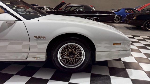 1989 Pontiac Firebird 2dr Coupe Firebird Hatchback - 22984924 - 17