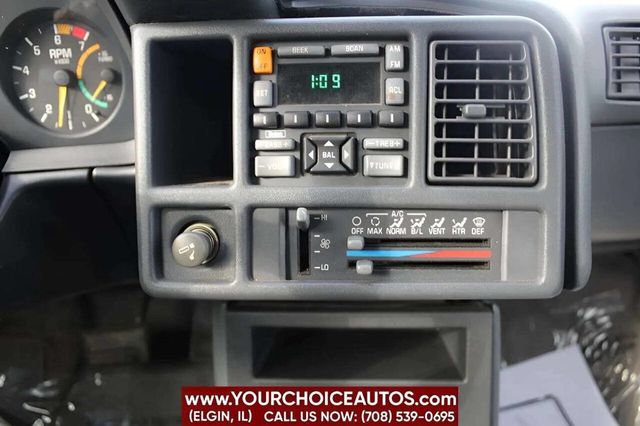 1989 Pontiac Sunbird 2dr Convertible GT - 23008021 - 9