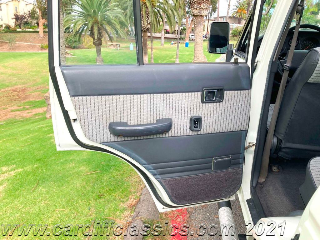 1989 Toyota Land Cruiser 4dr Wagon - 21039258 - 18