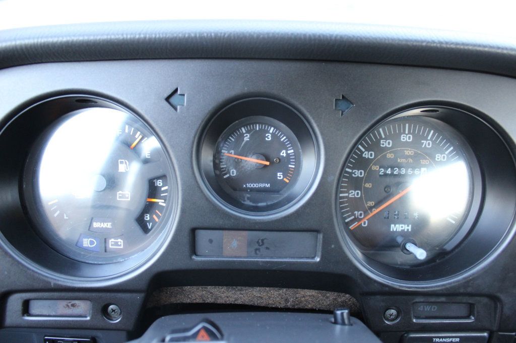 1989 Toyota Land Cruiser 4dr Wagon - 23098499 - 25