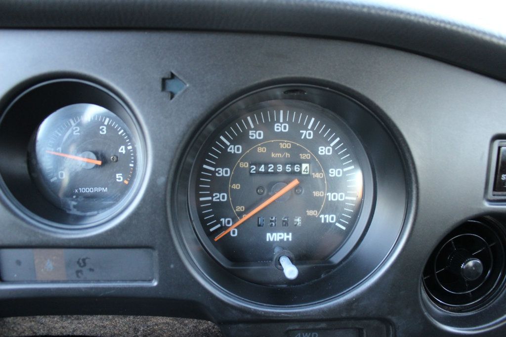 1989 Toyota Land Cruiser 4dr Wagon - 23098499 - 26