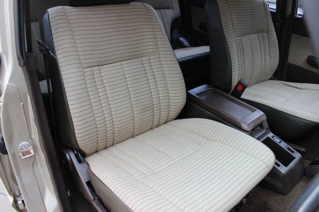 1989 Toyota Land Cruiser VERY LOW MILES 4x4 Collectible FJ62 RARE 615-300-6004 - 23005717 - 22