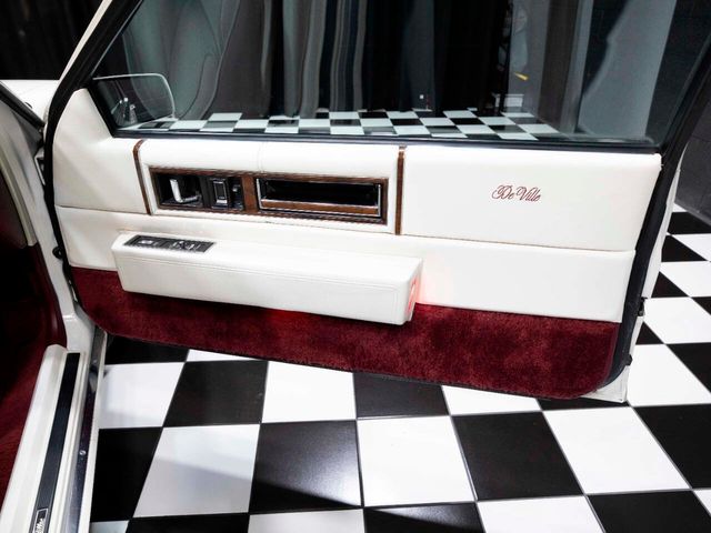 1990 Cadillac DeVille 2dr Coupe - 22832212 - 31