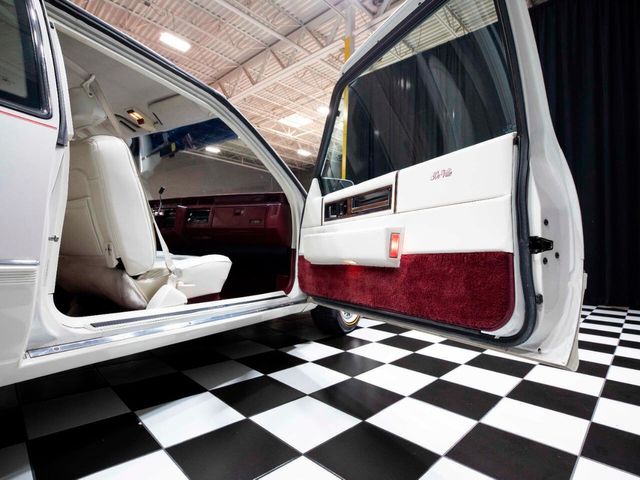 1990 Cadillac DeVille 2dr Coupe - 22832212 - 33