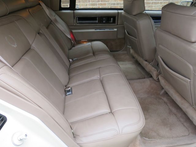 1990 Cadillac DeVille 4dr Sedan - 23088046 - 16