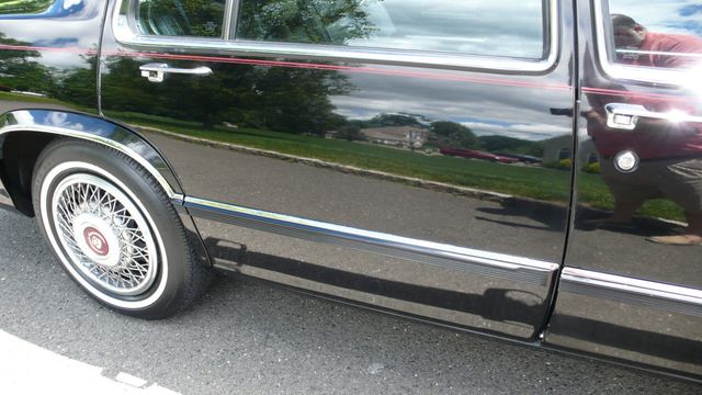 1990 Cadillac DeVille 4dr Sedan - 16493072 - 12