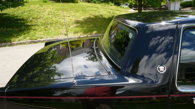 1990 Cadillac DeVille 4dr Sedan - 16493072 - 14