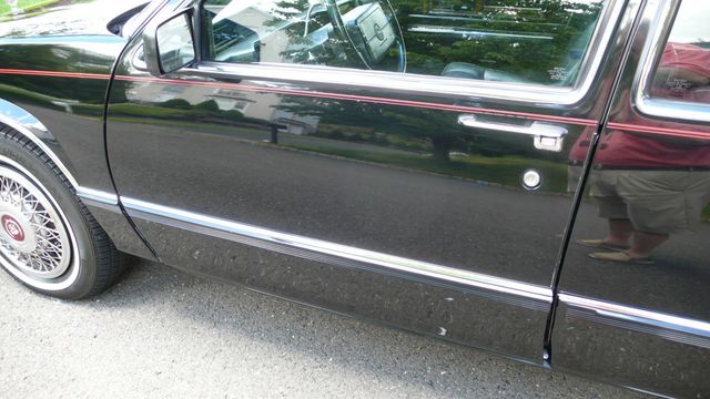 1990 Cadillac DeVille 4dr Sedan - 16493072 - 23