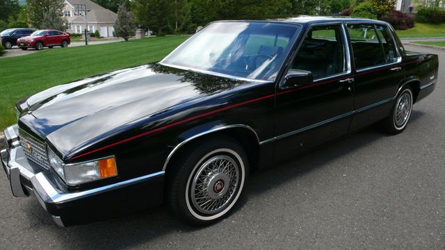 1990 Cadillac DeVille 4dr Sedan - 16493072 - 26