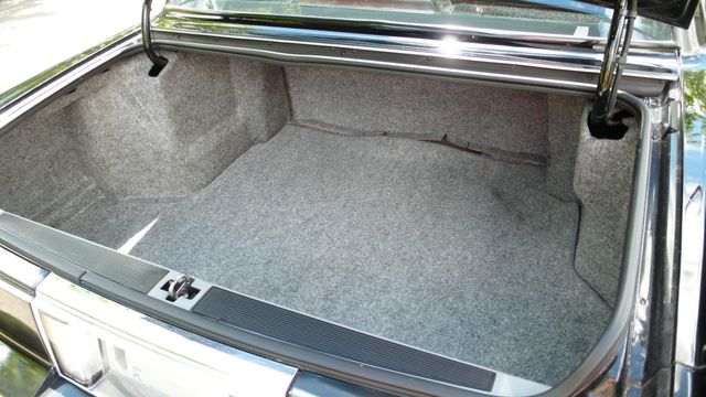 1990 Cadillac DeVille 4dr Sedan - 16493072 - 27