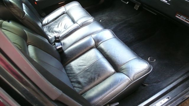 1990 Cadillac DeVille 4dr Sedan - 16493072 - 35