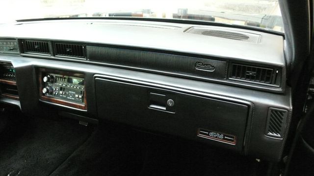 1990 Cadillac DeVille 4dr Sedan - 16493072 - 36