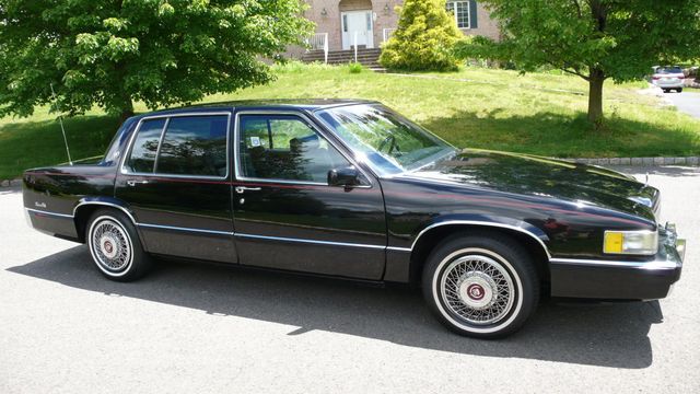 1990 Cadillac DeVille 4dr Sedan - 16493072 - 3