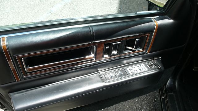 1990 Cadillac DeVille 4dr Sedan - 16493072 - 44