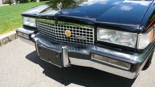 1990 Cadillac DeVille 4dr Sedan - 16493072 - 5