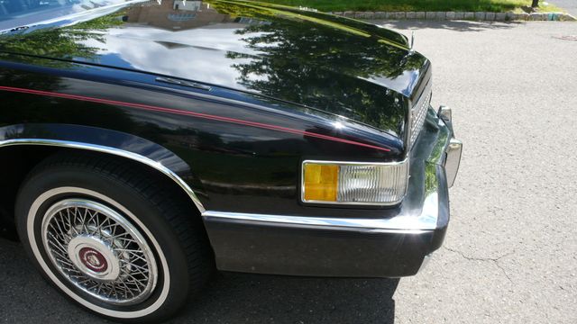 1990 Cadillac DeVille 4dr Sedan - 16493072 - 7