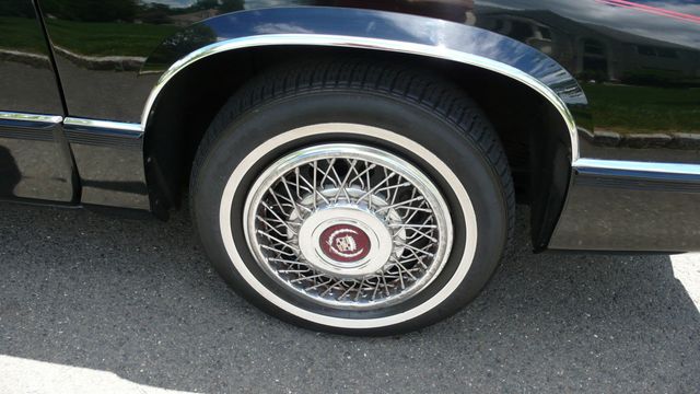 1990 Cadillac DeVille 4dr Sedan - 16493072 - 8