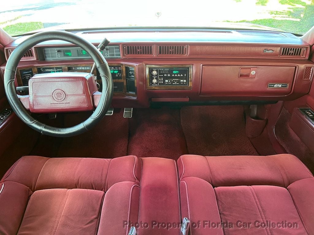 1990 Cadillac DeVille Sedan Gold Edition Landau - 22702789 - 10