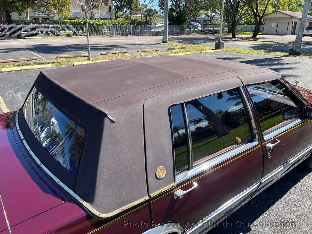 1990 Cadillac DeVille Sedan Gold Edition Landau - 22702789 - 21