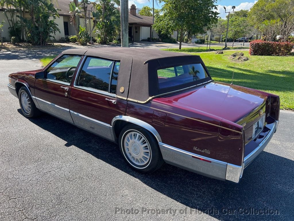 1990 Cadillac DeVille Sedan Gold Edition Landau - 22702789 - 2