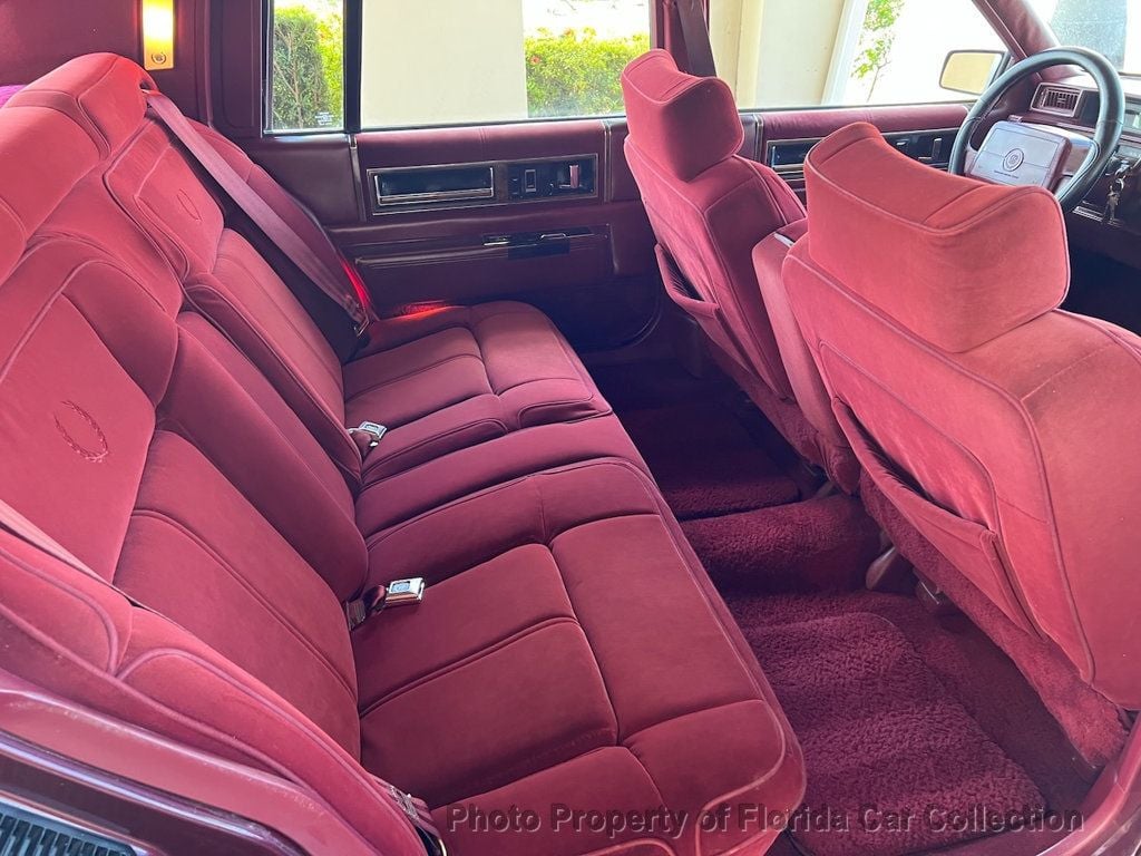 1990 Cadillac DeVille Sedan Gold Edition Landau - 22702789 - 35