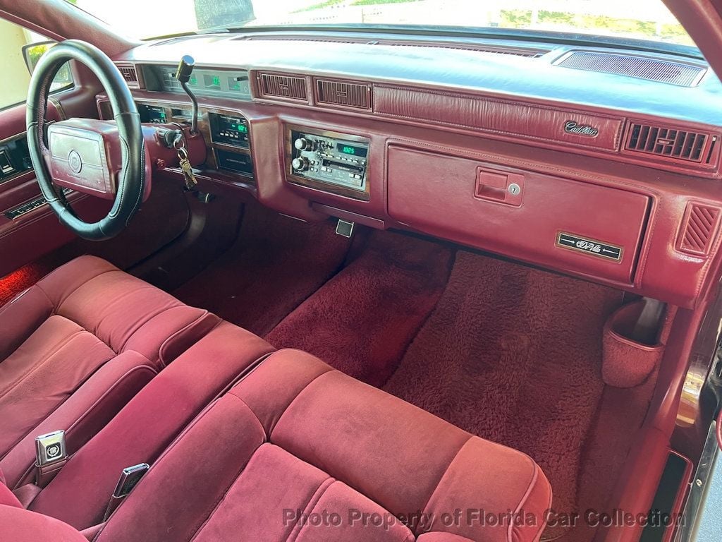 1990 Cadillac DeVille Sedan Gold Edition Landau - 22702789 - 38