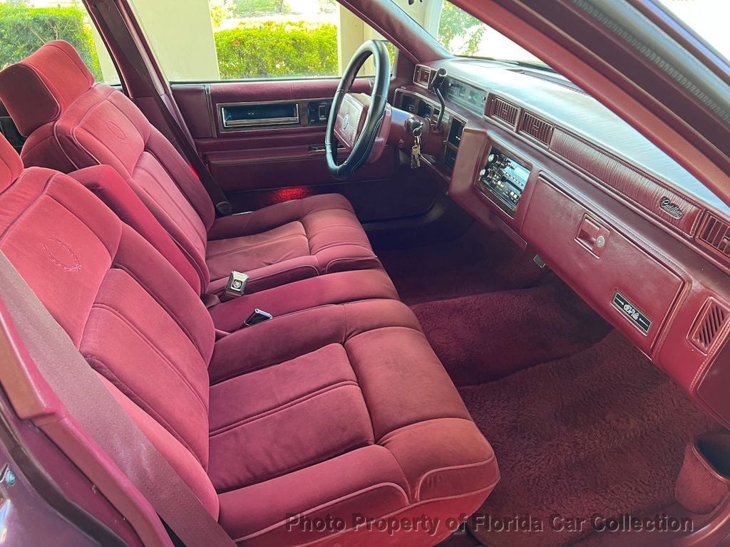 1990 Cadillac DeVille Sedan Gold Edition Landau - 22702789 - 40