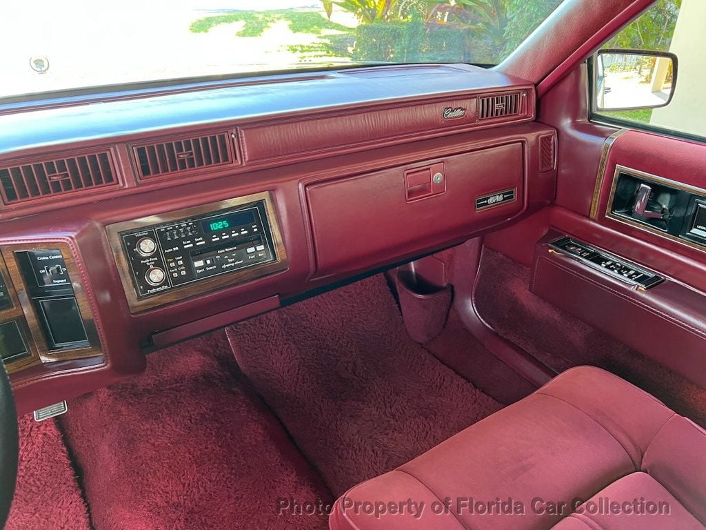 1990 Cadillac DeVille Sedan Gold Edition Landau - 22702789 - 45