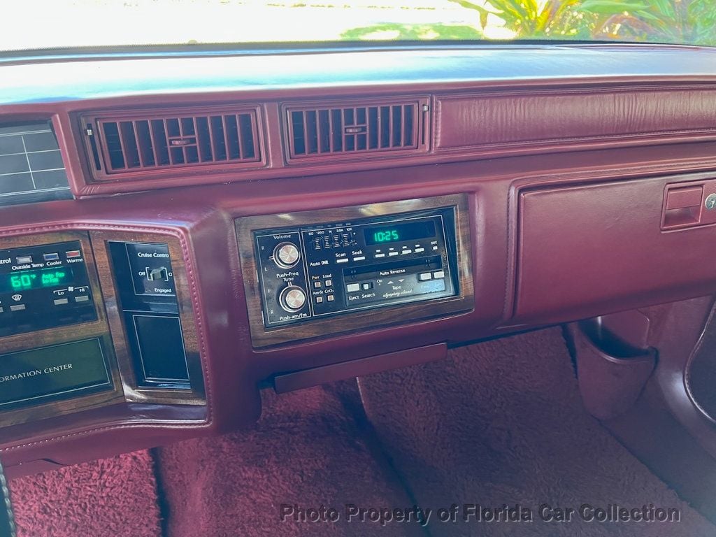 1990 Cadillac DeVille Sedan Gold Edition Landau - 22702789 - 47