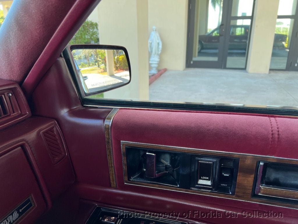 1990 Cadillac DeVille Sedan Gold Edition Landau - 22702789 - 54