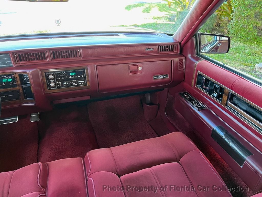 1990 Cadillac DeVille Sedan Gold Edition Landau - 22702789 - 57