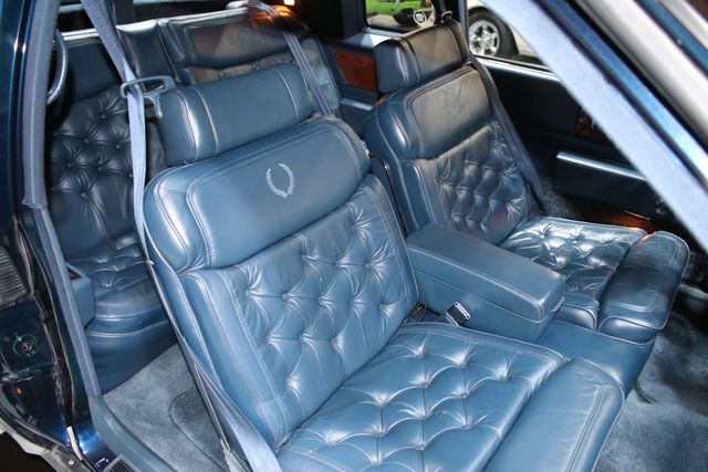 1990 Cadillac Fleetwood 2dr Coupe - 22987378 - 38