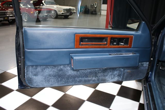1990 Cadillac Fleetwood 2dr Coupe - 22987378 - 42