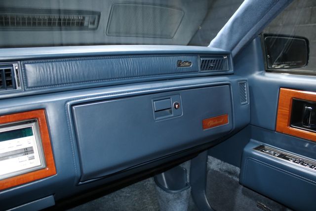 1990 Cadillac Fleetwood 2dr Coupe - 22987378 - 48