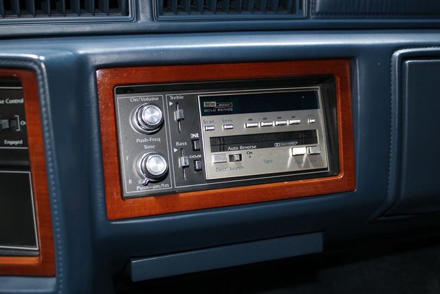1990 Cadillac Fleetwood 2dr Coupe - 22987378 - 50