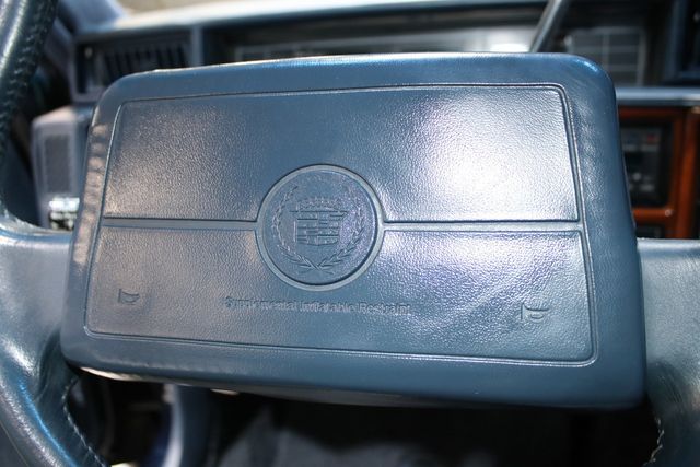 1990 Cadillac Fleetwood 2dr Coupe - 22987378 - 53