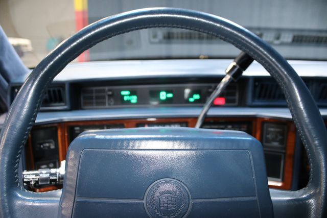 1990 Cadillac Fleetwood 2dr Coupe - 22987378 - 54