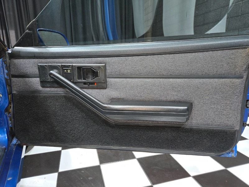 1990 Chevrolet Camaro 2dr Coupe IROC Z - 22934583 - 50