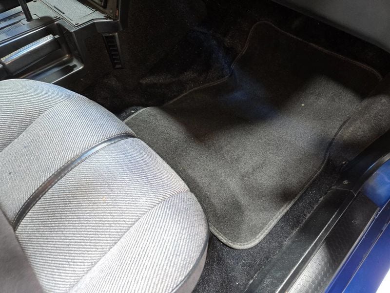 1990 Chevrolet Camaro 2dr Coupe IROC Z - 22934583 - 51