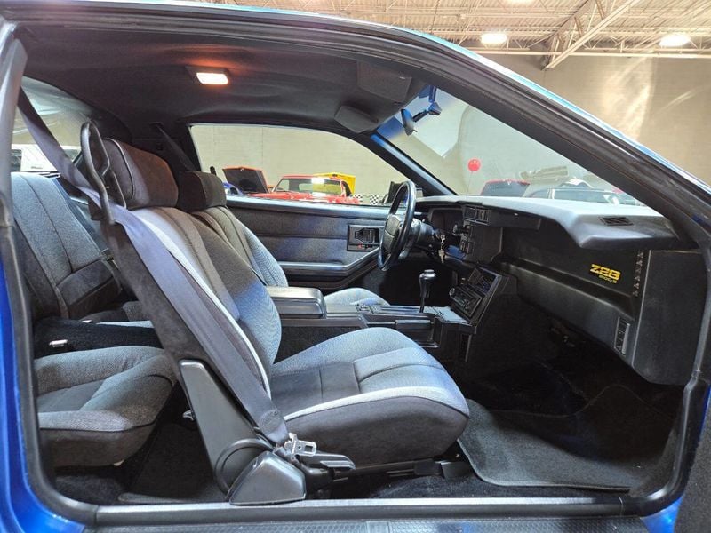 1990 Chevrolet Camaro 2dr Coupe IROC Z - 22934583 - 53