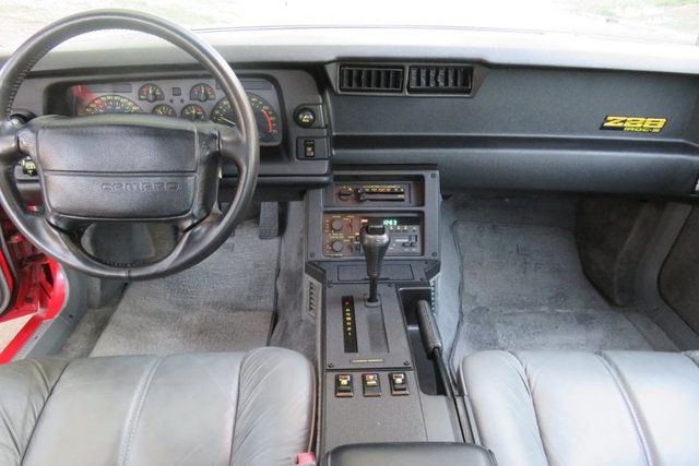 1990 Chevrolet Camaro 2dr Coupe IROC Z - 23012249 - 15