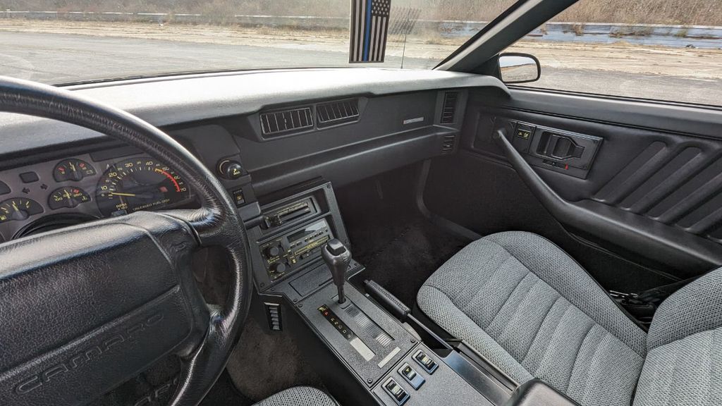 1990 Chevrolet Camaro RS - 22232648 - 48